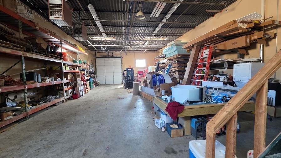 More Photos Of 70 Remington Blvd, Ronkonkoma Showroom For Sale