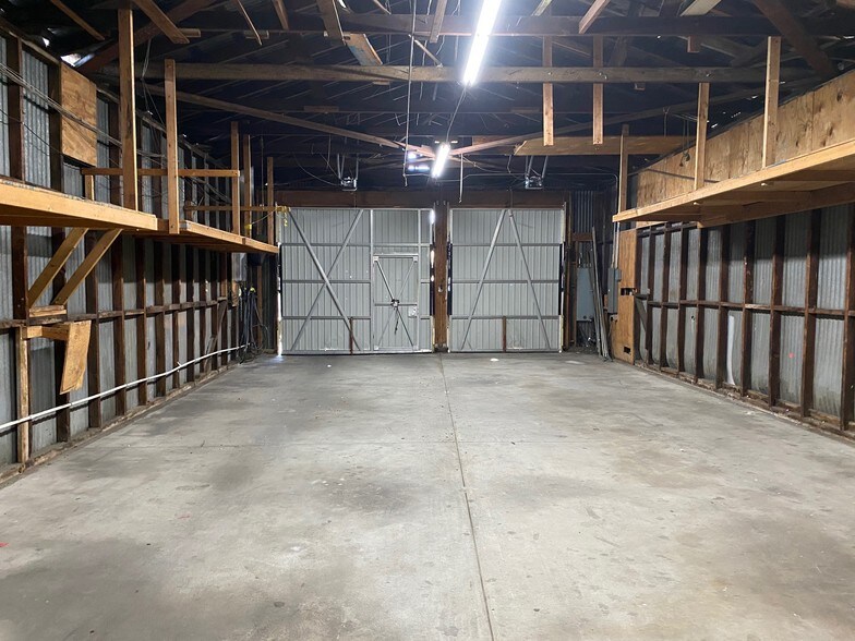 More Photos Of 6261 Van Nuys Blvd, Van Nuys Office For Lease