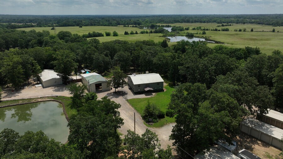 More Photos Of 1083 N 4290 Rd, Hugo Hotel For Sale