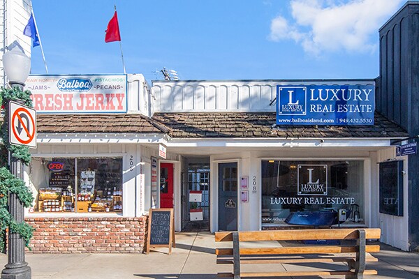 More Photos Of 208 Marine Ave, Newport Beach Storefront Retail Residential For Lease
