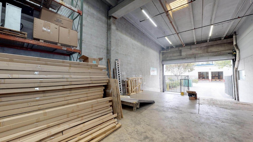 More Photos Of 2000-2010 NW 93rd Ave, Miami Warehouse For Lease