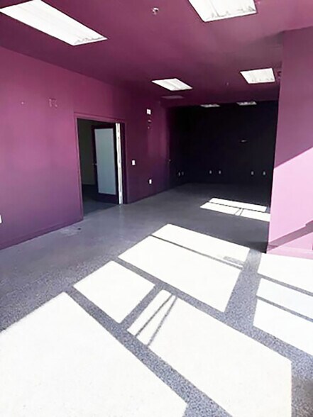 More Photos Of 77980 Wildcat Dr, Palm Desert Warehouse For Lease