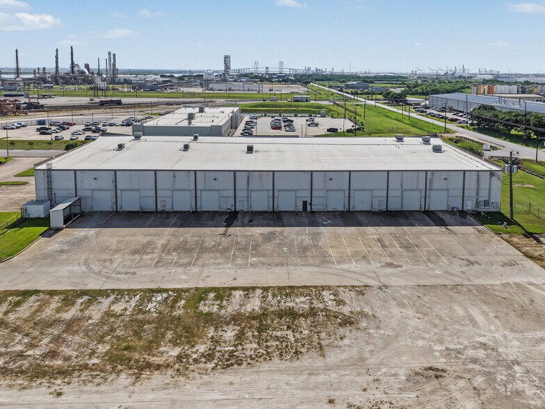 More Photos Of 10845 Strang Rd, La Porte Warehouse For Lease