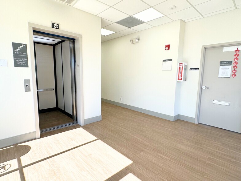 More Photos Of 12501 Judson Rd, San Antonio Medical For Lease