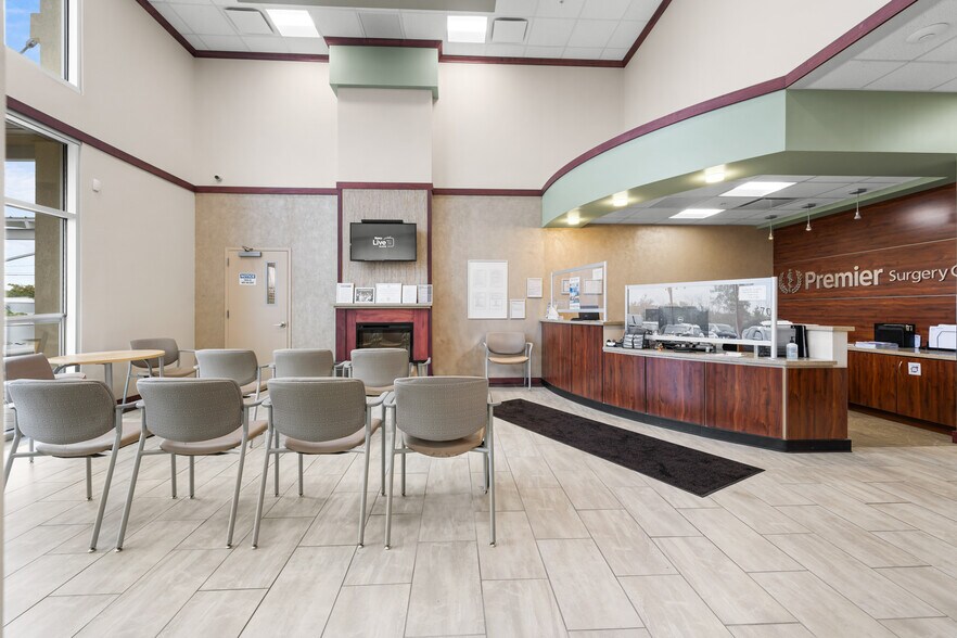 More Photos Of 5844 Southwestern Blvd, Hamburg Medical For Sale