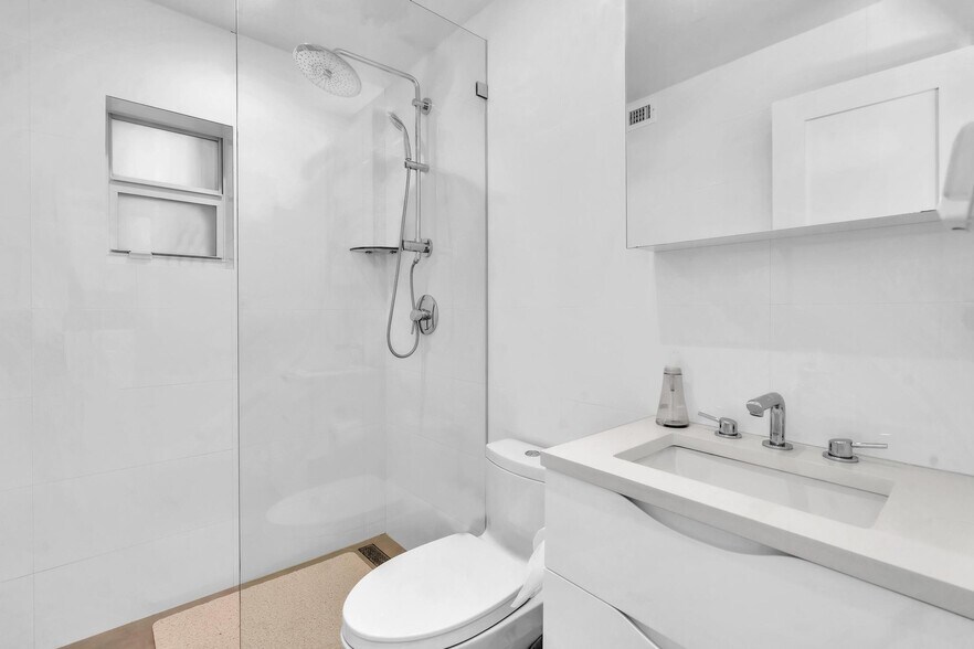 More Photos Of 836 W 40th St, Miami Beach Apartments For Sale