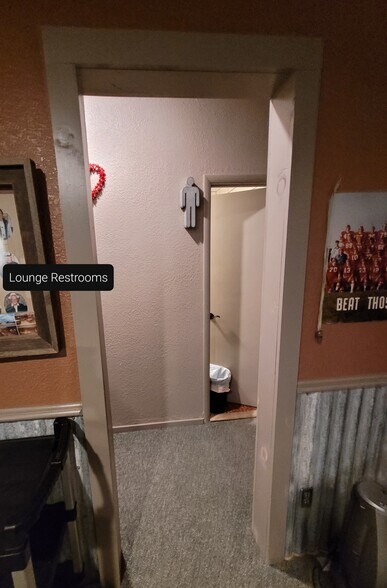 More Photos Of 615 E 3rd St, Kimball Restaurant For Sale