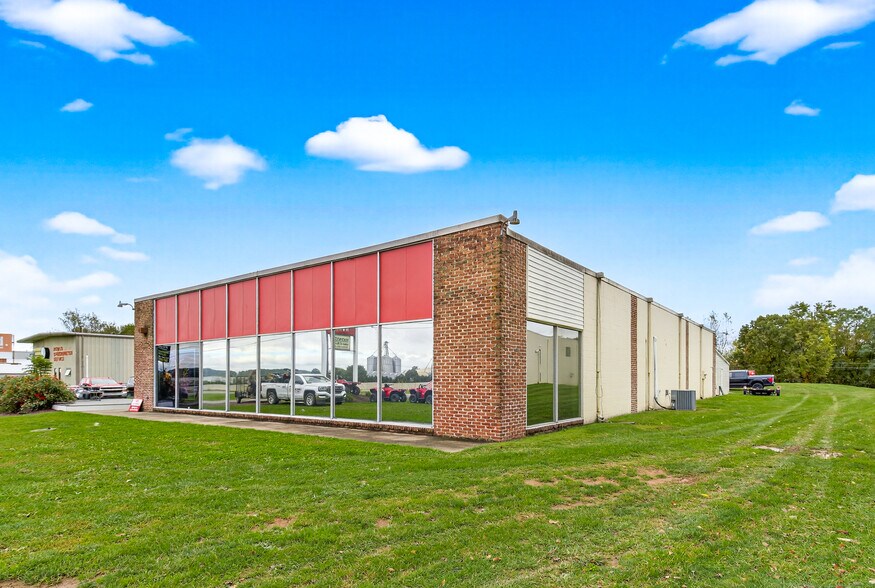 More Photos Of 2350 Dairy Rd, Lancaster Auto Dealership For Lease