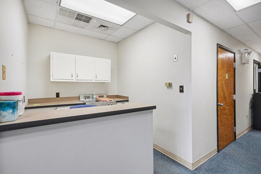 More Photos Of 400 Nationwide Dr, Harrisburg Medical For Sale