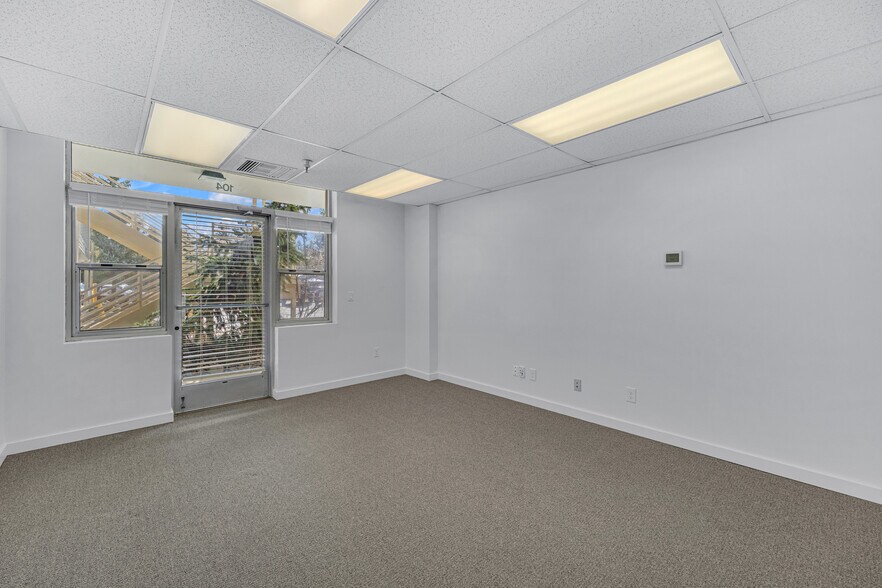 More Photos Of 56835 Venture Ln, Sunriver Office Residential For Lease