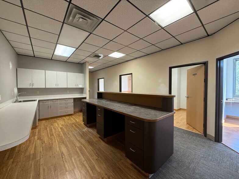 More Photos Of 301 Saddle Dr, Helena Medical For Lease