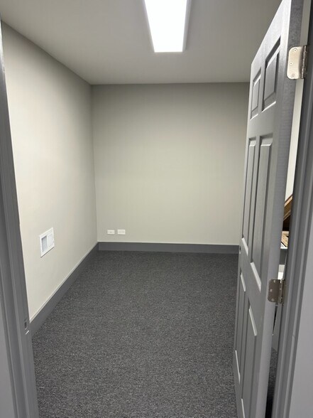 More Photos Of 15790 New Ave, Lemont Office For Sale