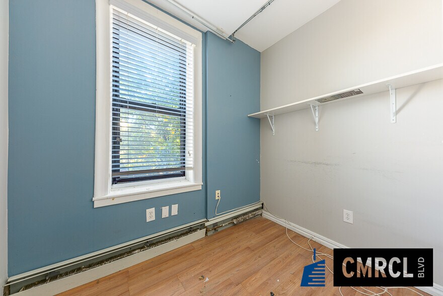 More Photos Of 131 Beverley, Brooklyn Flex For Lease