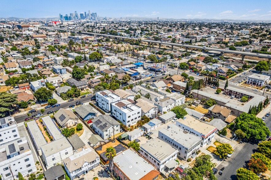 More Photos Of 526-534 W 47th St, Los Angeles Apartments For Sale