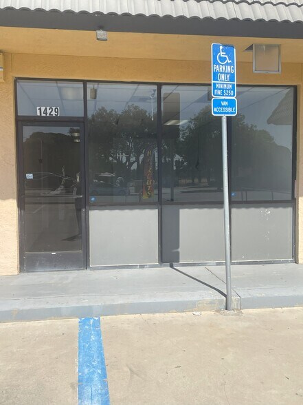 More Photos Of 1419-1439 Crowell St, Livingston Freestanding For Lease