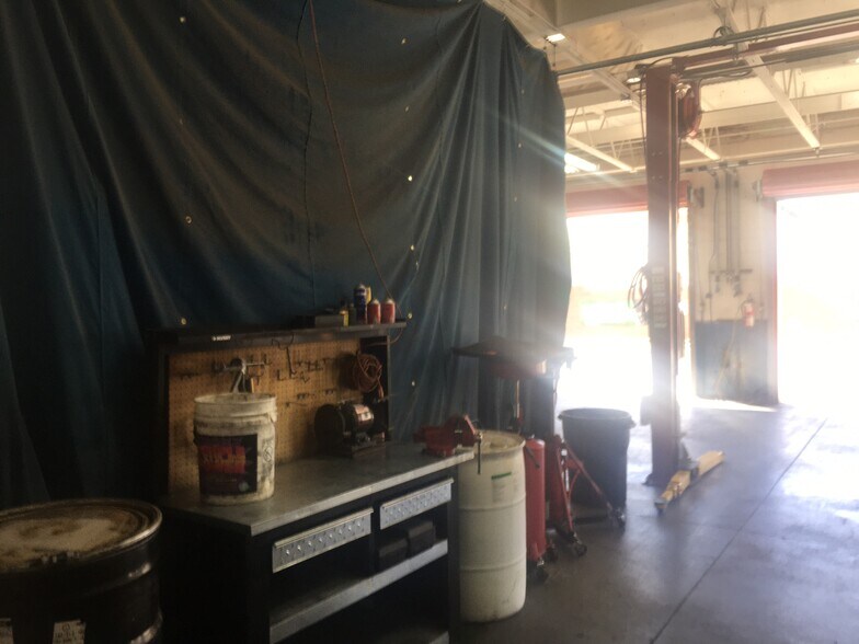 More Photos Of 7235 S Rainbow Blvd, Las Vegas Auto Repair For Lease