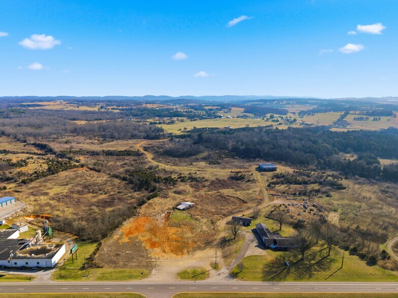 More Photos Of 803 E Broadway Blvd, Jefferson City Warehouse For Sale