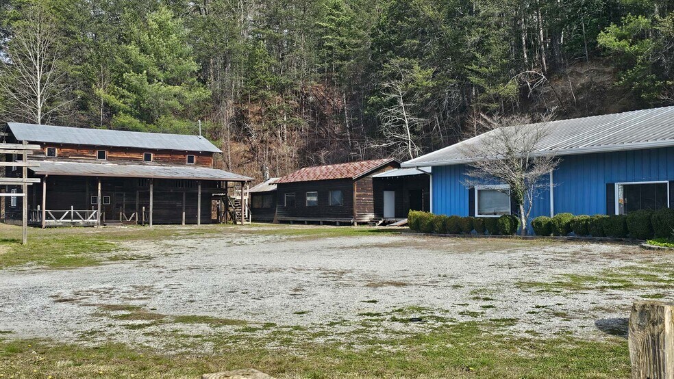 More Photos Of 5987 Highway 441, Wiley Storefront Retail Office For Sale