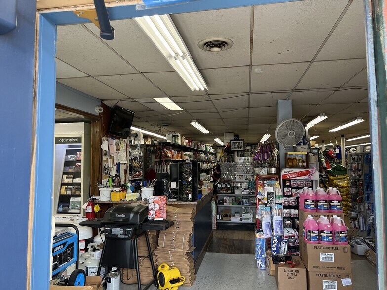 More Photos Of 19961 Fisher Ave, Poolesville Freestanding For Sale