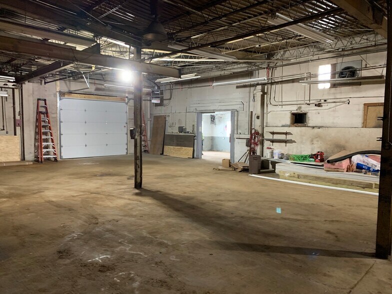 More Photos Of 5700 Walnut St, Richmond Warehouse For Sale