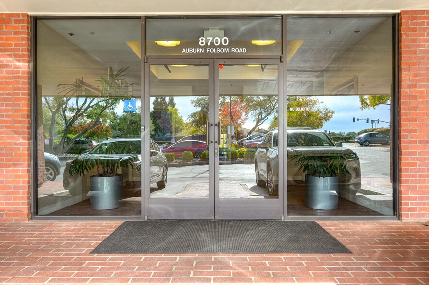 More Photos Of 8700 Auburn Folsom Rd, Granite Bay Office For Lease