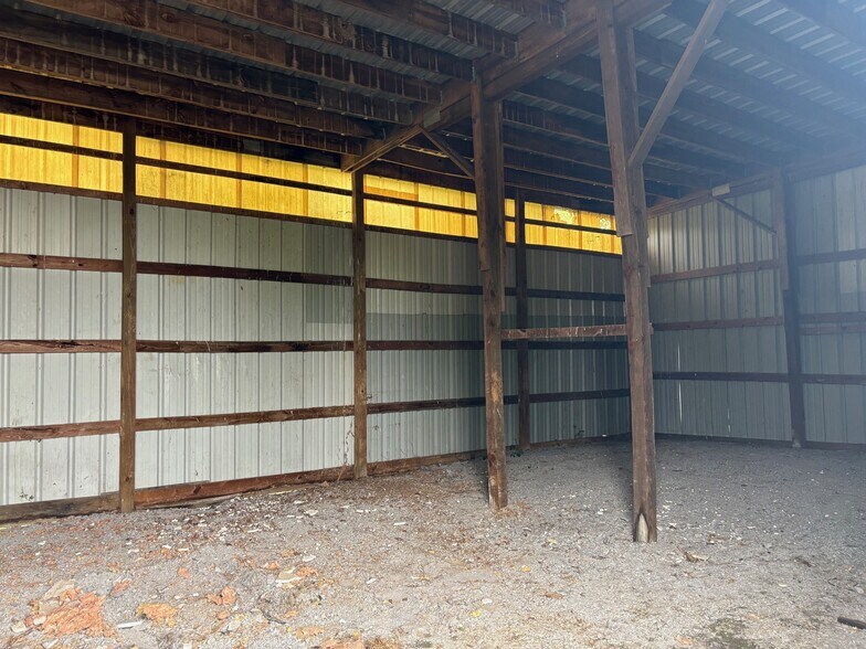 More Photos Of 2020 Chambersburg Rd, Gettysburg Warehouse For Lease