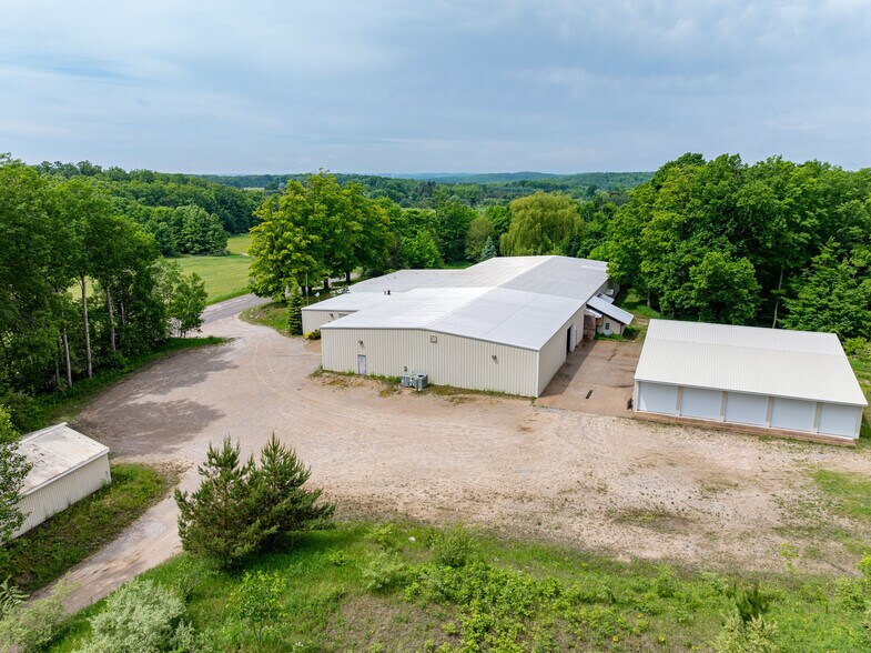 More Photos Of 3166 Muckle Rd, Central Lake Manufacturing For Lease