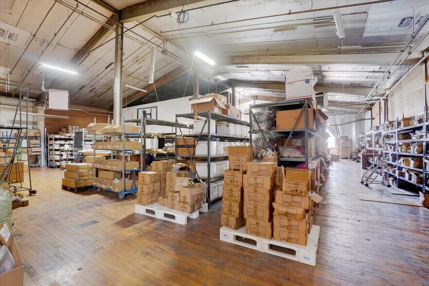 More Photos Of 25 Grand Ave, Red Lion Warehouse For Lease