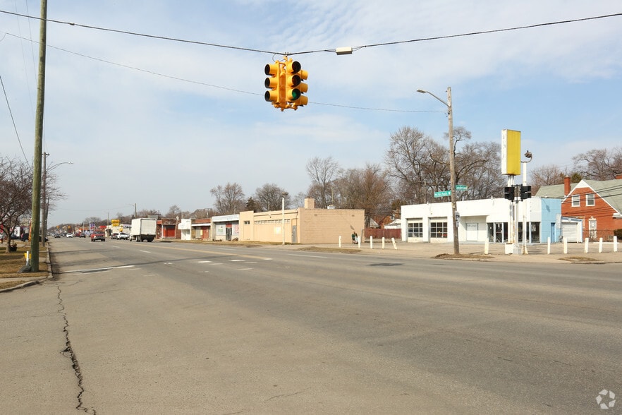 More Photos Of 19030 W McNichols Rd, Detroit Freestanding For Lease