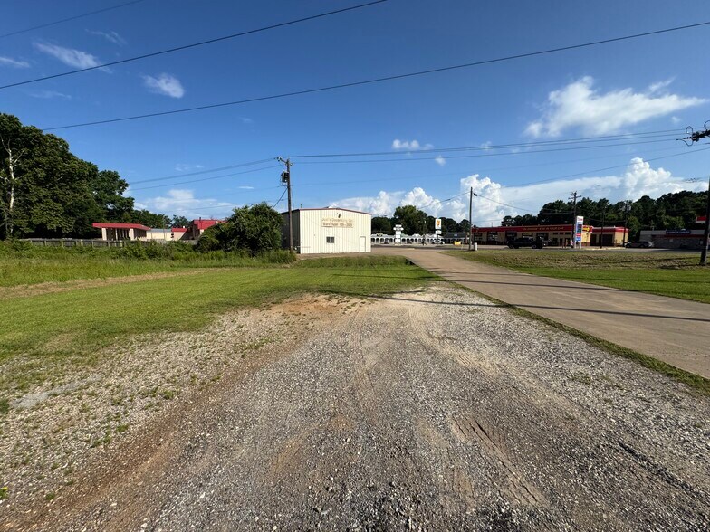 More Photos Of 1900 Crockett Rd, Palestine Storefront For Sale