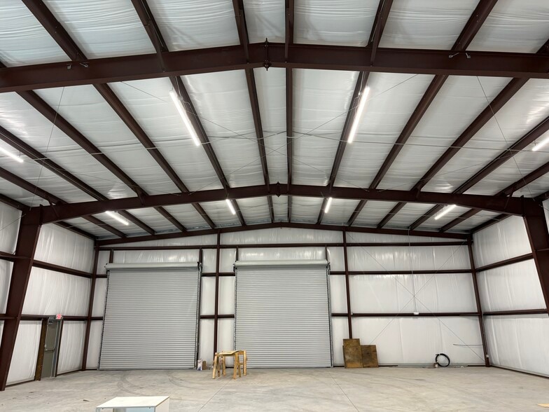 More Photos Of 2995 Mayport Rd, Jacksonville Manufacturing For Lease