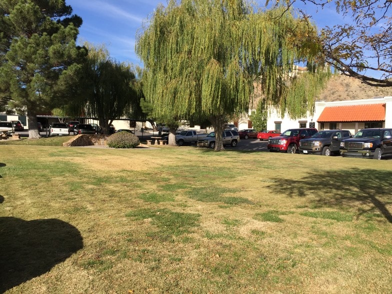 More Photos Of 7100 Westwind Dr, El Paso Medical For Sale