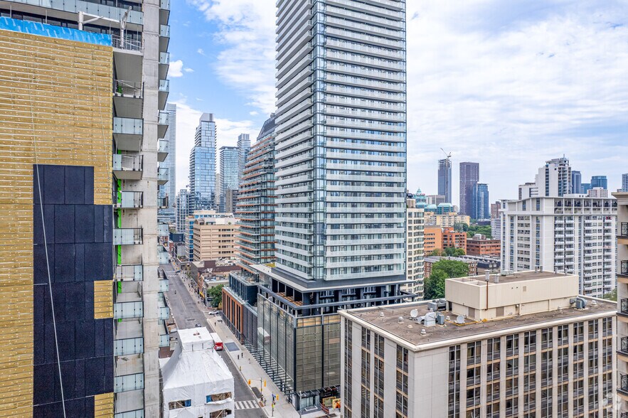 More Photos Of 501 Yonge St, Toronto Apartments For Sale