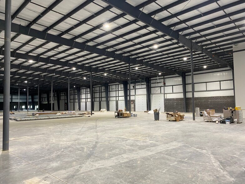 More Photos Of 910 Post Rd, Indianapolis Distribution For Sale