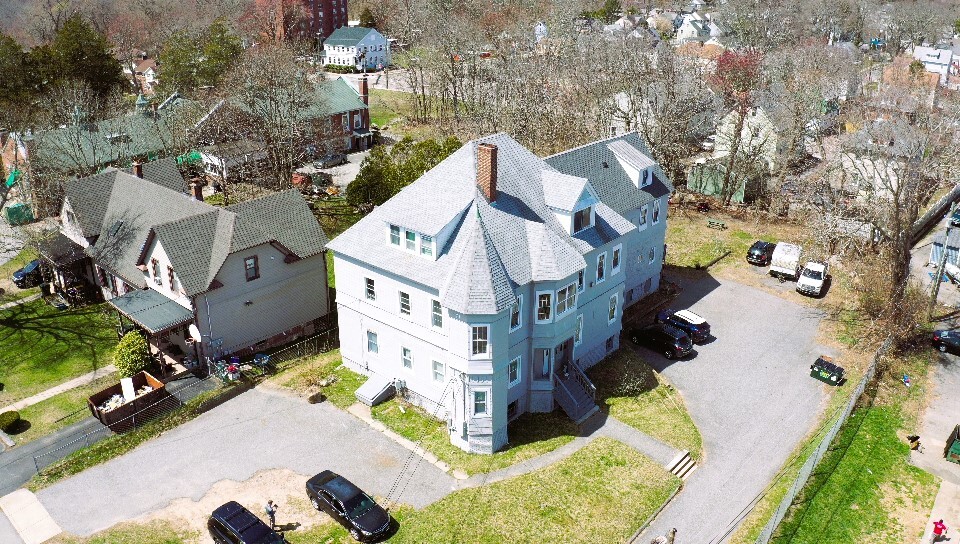 Primary Photo Of 171 Garfield Ave, New London Apartments For Sale