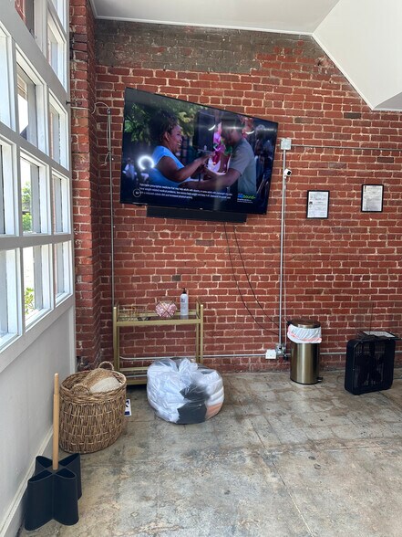 More Photos Of 2112 Morris Ave, Birmingham Office For Lease