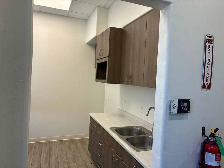 More Photos Of 4019 N Flood Ave, Norman Medical For Lease