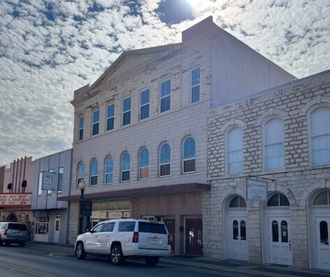 More Photos Of 213 E Central Ave, Belton Storefront Retail Residential For Lease