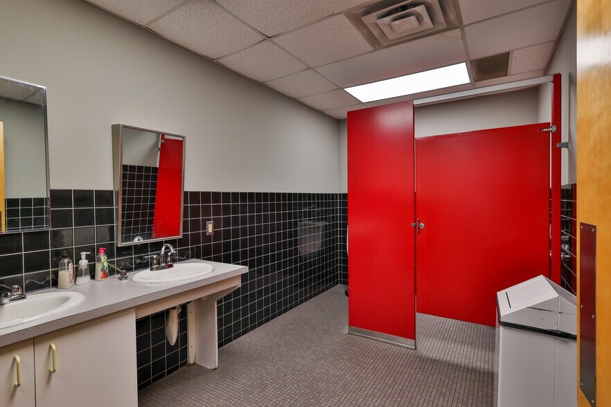 More Photos Of 555 Main St, Bethlehem Office For Lease