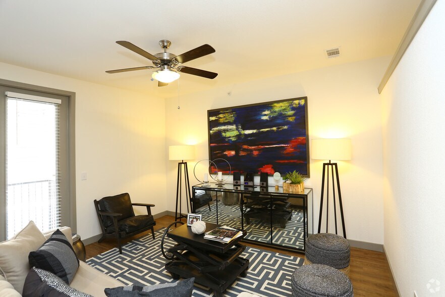 More Photos Of 403 E Koenig Ln, Austin Apartments For Lease