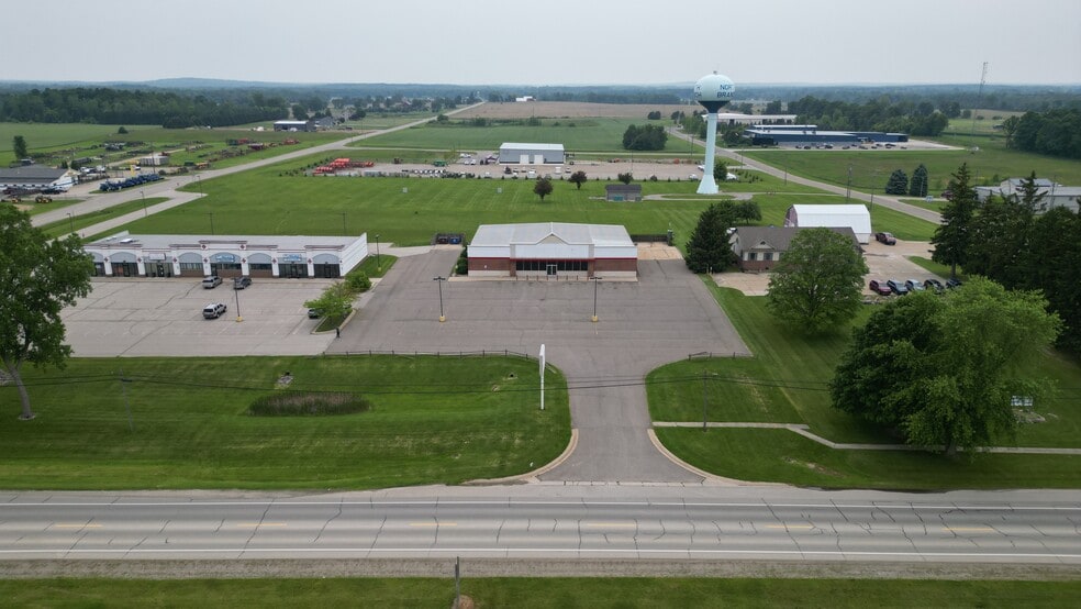 More Photos Of 4464 Huron St, North Branch Freestanding For Sale