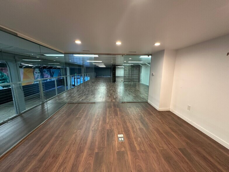 More Photos Of 11318-11320 Santa Monica Blvd, Los Angeles Storefront For Lease