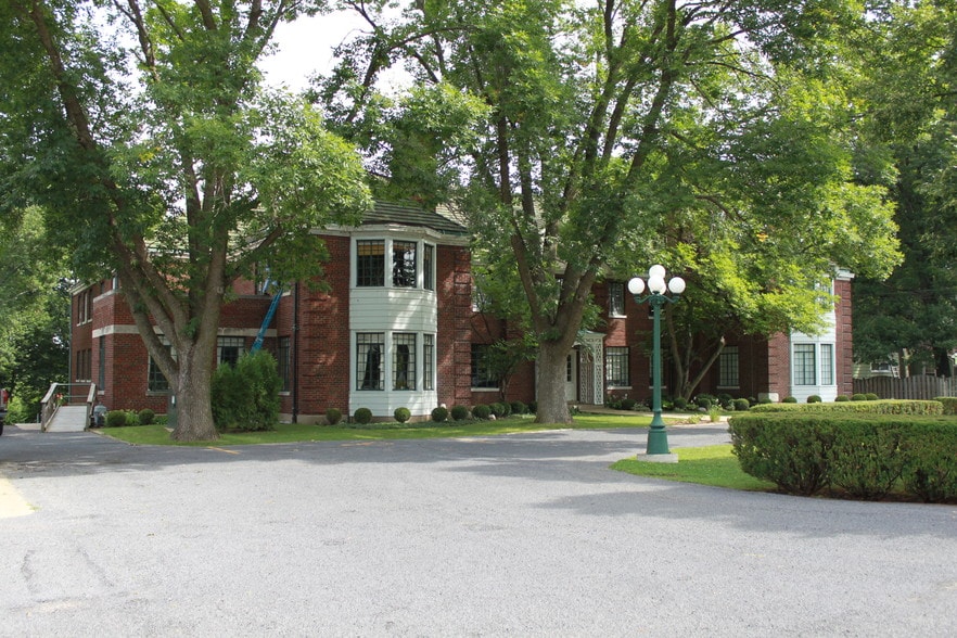 More Photos Of 2619 W Heading Ave, West Peoria Office For Lease