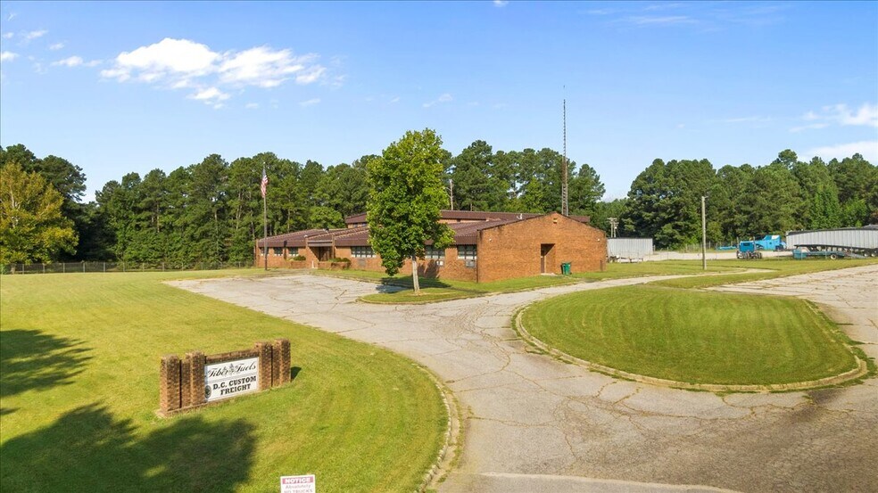 More Photos Of 704 State Road S-13-680, Jefferson Manufacturing For Sale