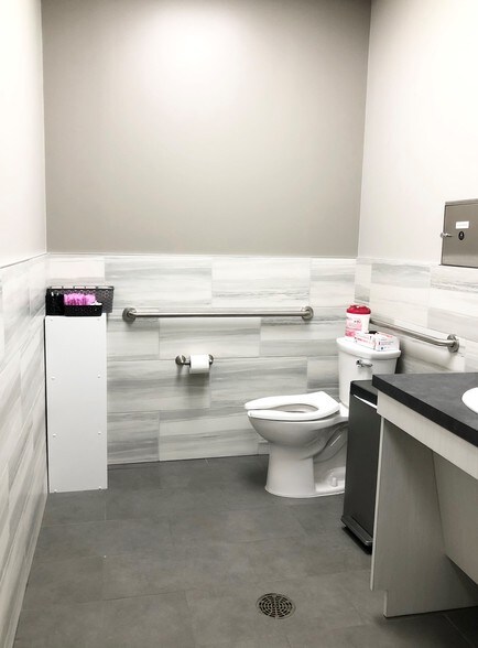 More Photos Of 4601 Old Shepard Place, Plano Medical For Sale