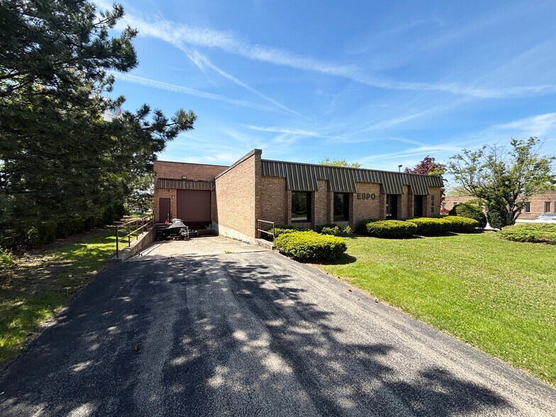 Primary Photo Of 845 Midway Dr, Willowbrook Manufacturing For Sale