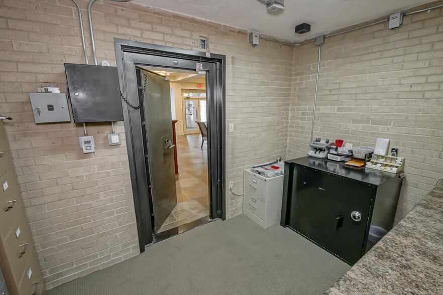 More Photos Of 200 Gause Blvd, Slidell Office For Sale