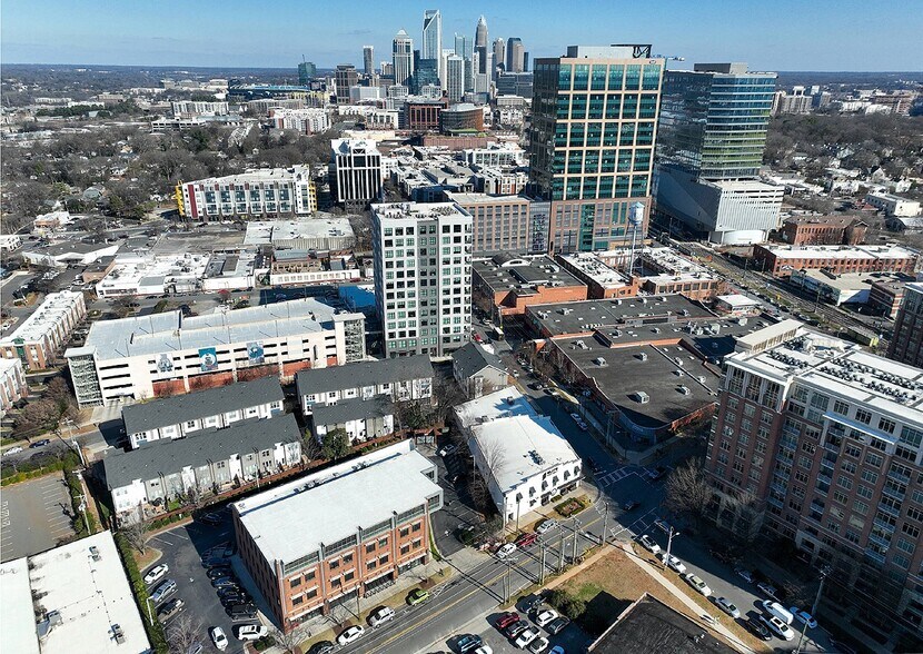 More Photos Of 214 W Tremont Ave, Charlotte Office For Lease