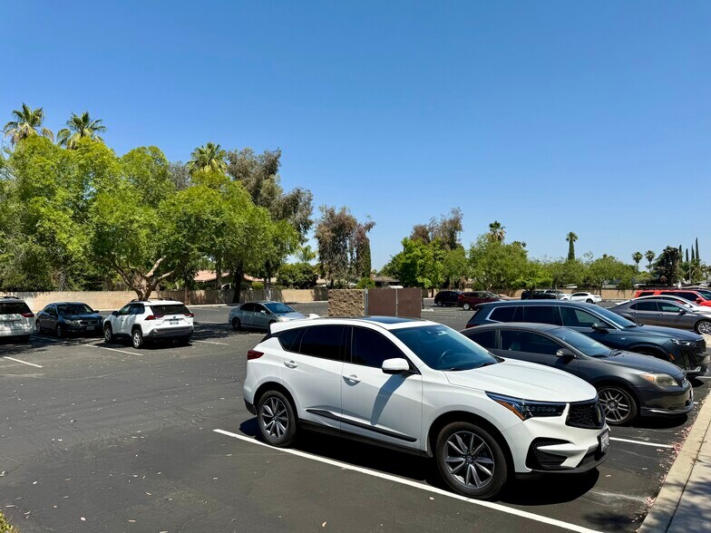 More Photos Of 3142 Willow Ave, Clovis Office For Lease