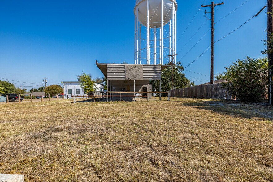 More Photos Of 3703 S College Ave, Bryan Storefront Retail Office For Sale